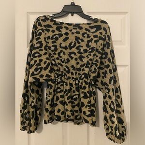Excellent condition top it is a very flattering